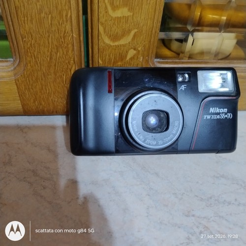 Nikon zoom 70mm - tw,